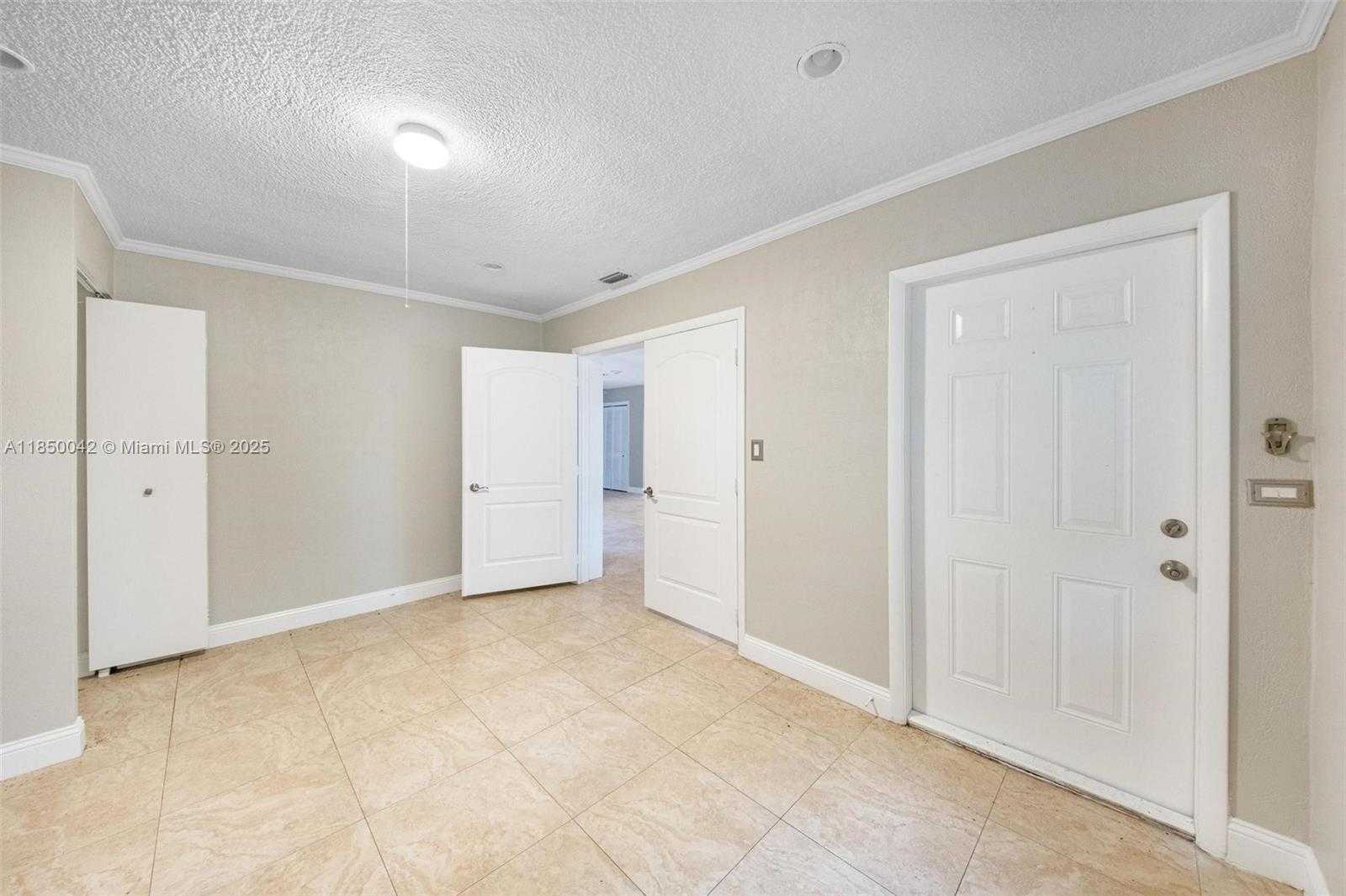 Small Image of 2708 SOUTH WEST 46TH CT, Fort Lauderdale Number 16