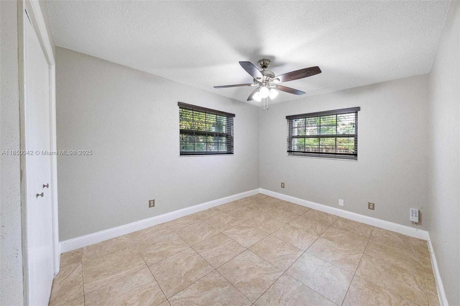 Small Image of 2708 SOUTH WEST 46TH CT, Fort Lauderdale Number 18