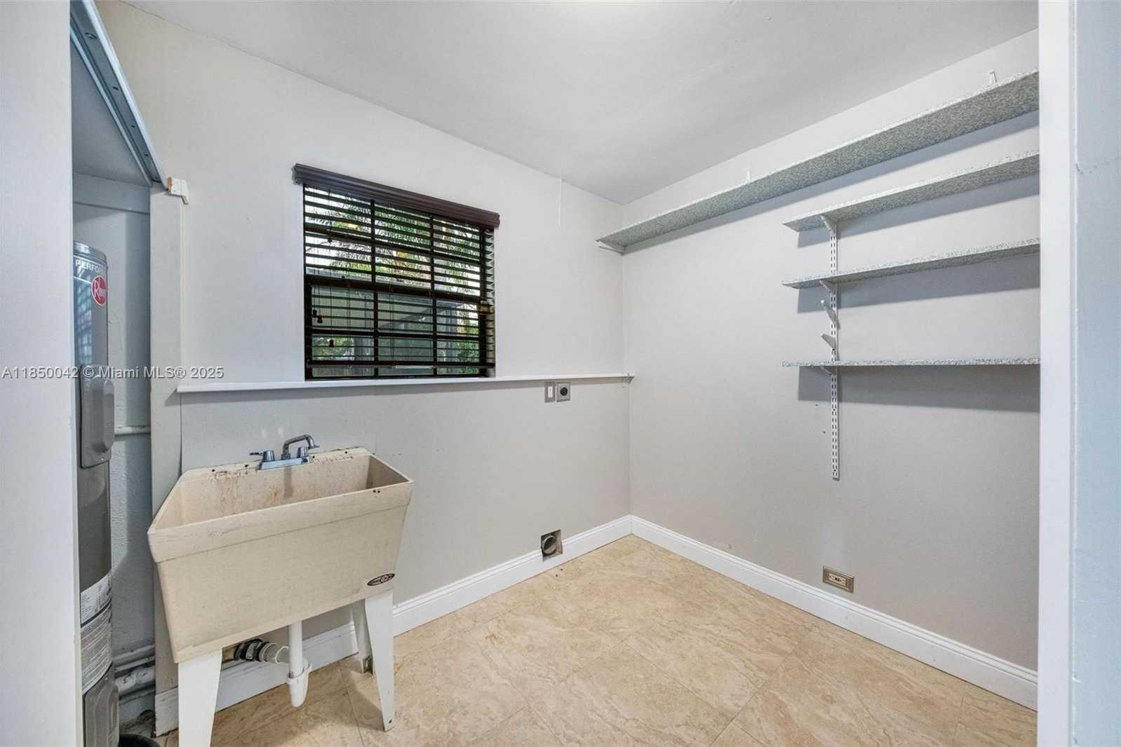 Small Image of 2708 SOUTH WEST 46TH CT, Fort Lauderdale Number 21