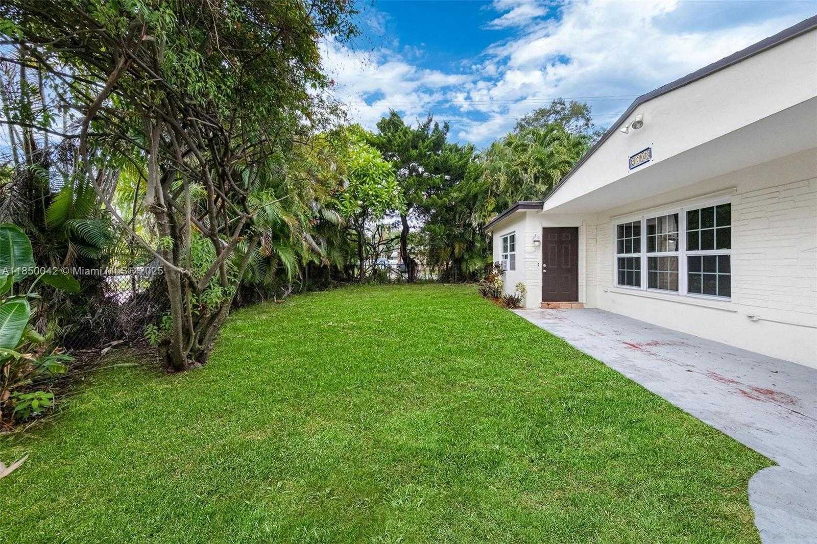 Small Image of 2708 SOUTH WEST 46TH CT, Fort Lauderdale Number 26