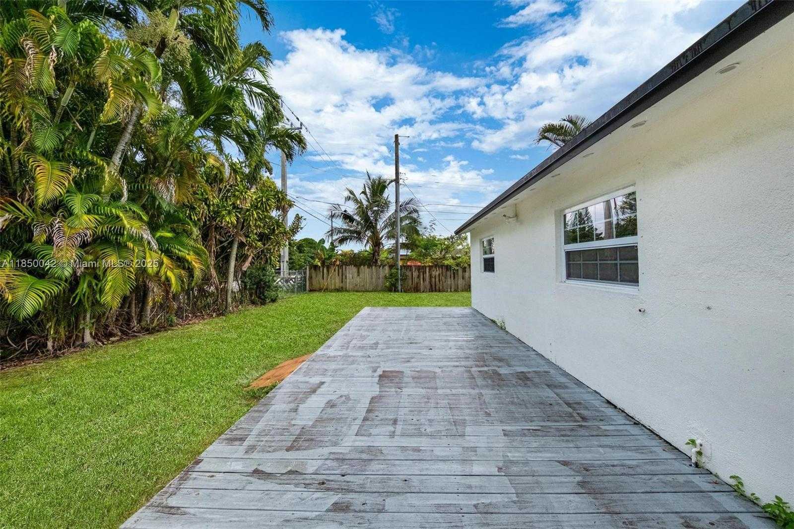 Small Image of 2708 SOUTH WEST 46TH CT, Fort Lauderdale Number 28