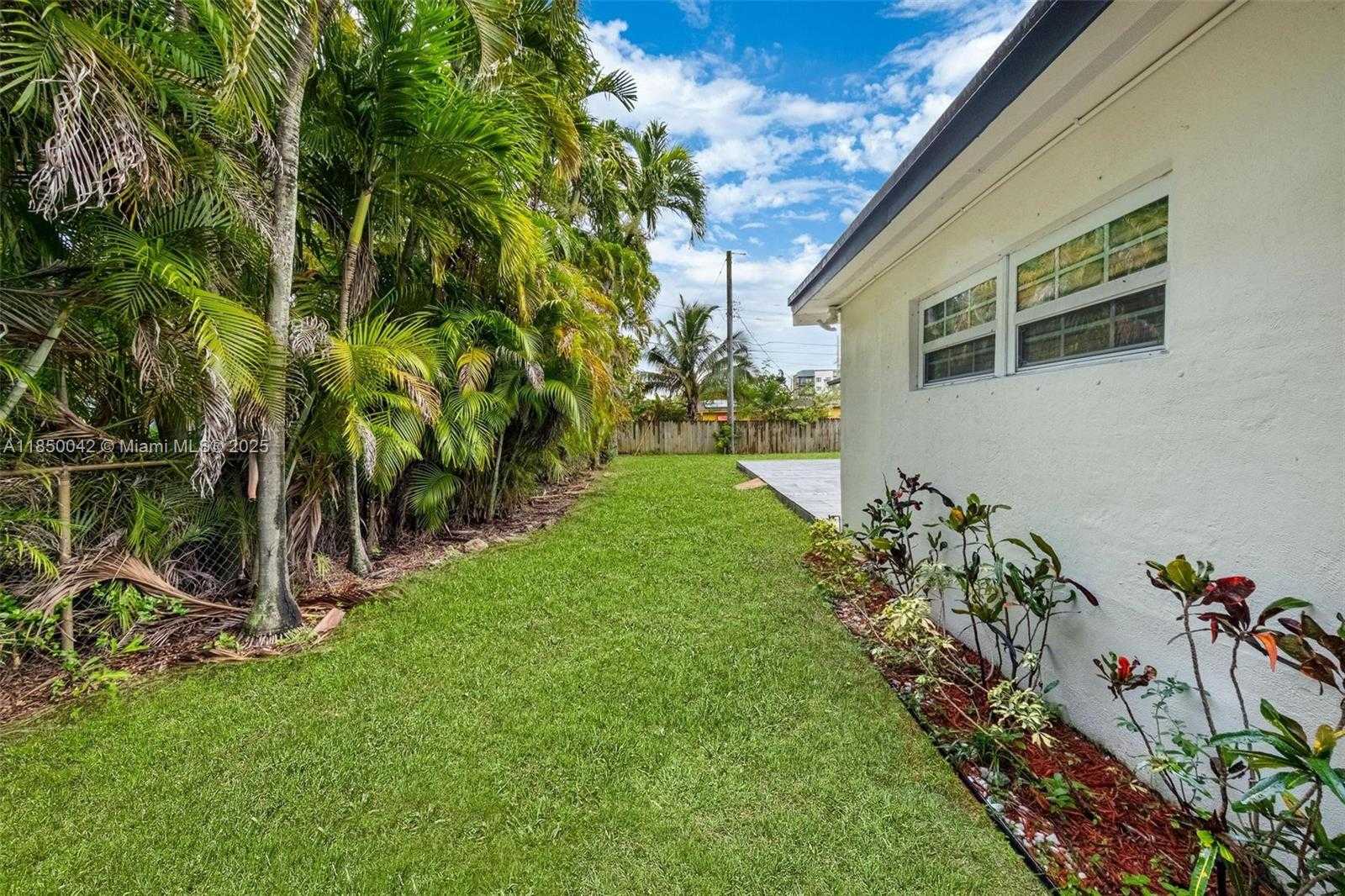 Small Image of 2708 SOUTH WEST 46TH CT, Fort Lauderdale Number 29