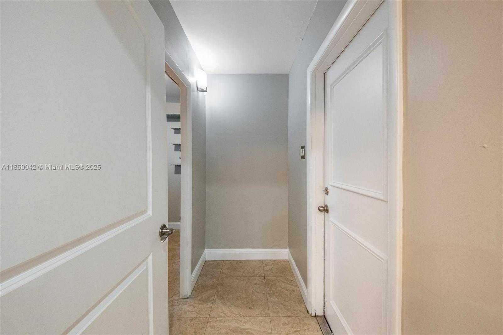 Small Image of 2708 SOUTH WEST 46TH CT, Fort Lauderdale Number 3