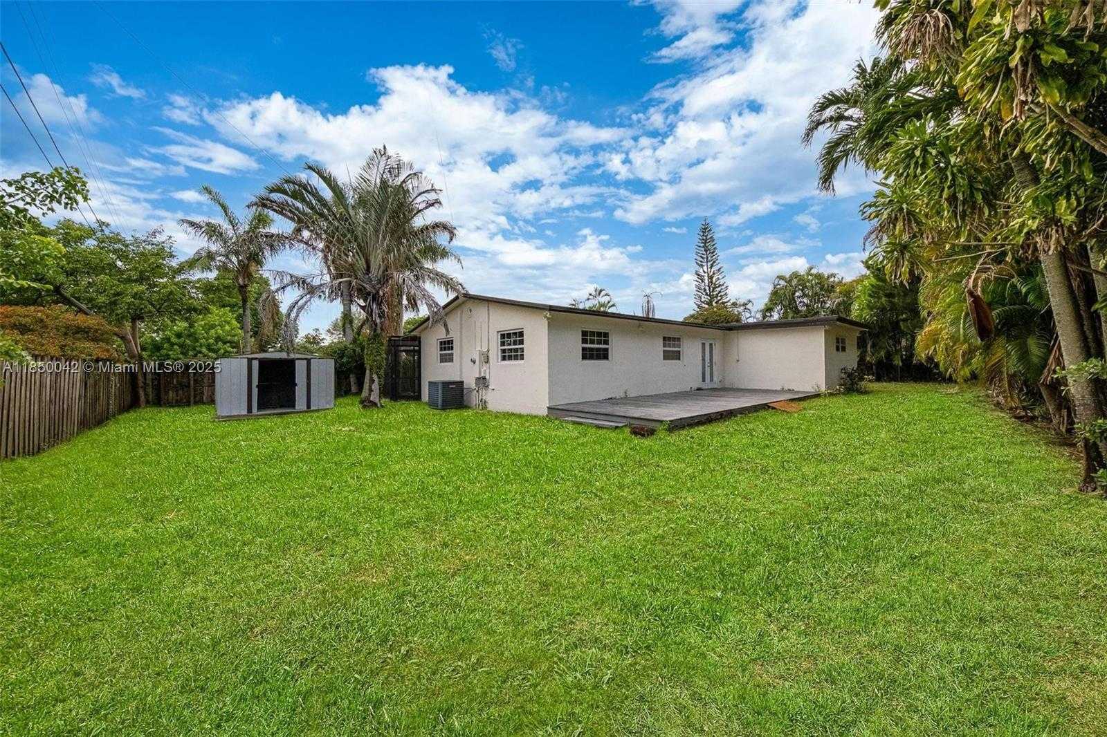 Small Image of 2708 SOUTH WEST 46TH CT, Fort Lauderdale Number 35