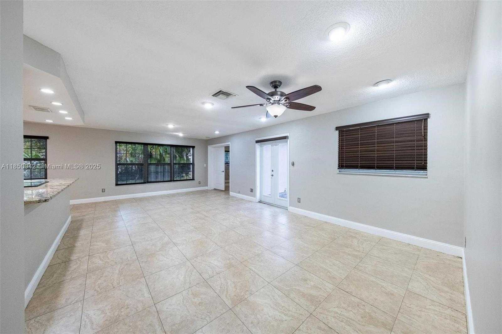 Small Image of 2708 SOUTH WEST 46TH CT, Fort Lauderdale Number 5