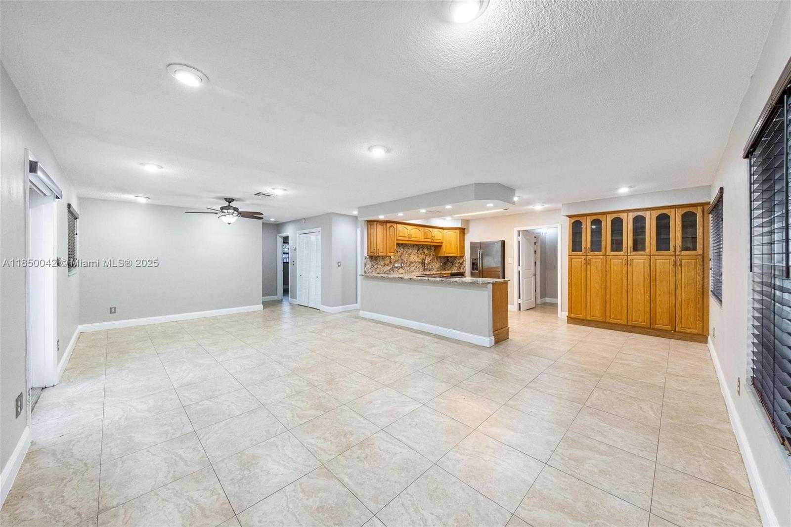 Small Image of 2708 SOUTH WEST 46TH CT, Fort Lauderdale Number 7