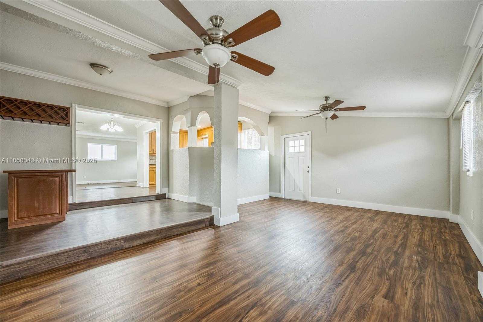 Small Image of 7331 CLEVELAND ST, Hollywood Number 6