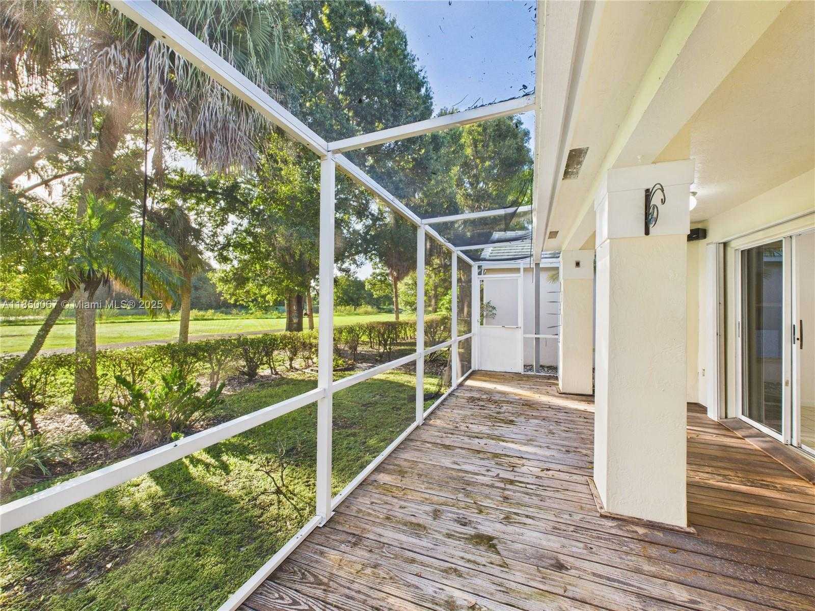 Small Image of 1251 EAST WILSHIRE CIR E, Pembroke Pines Number 12