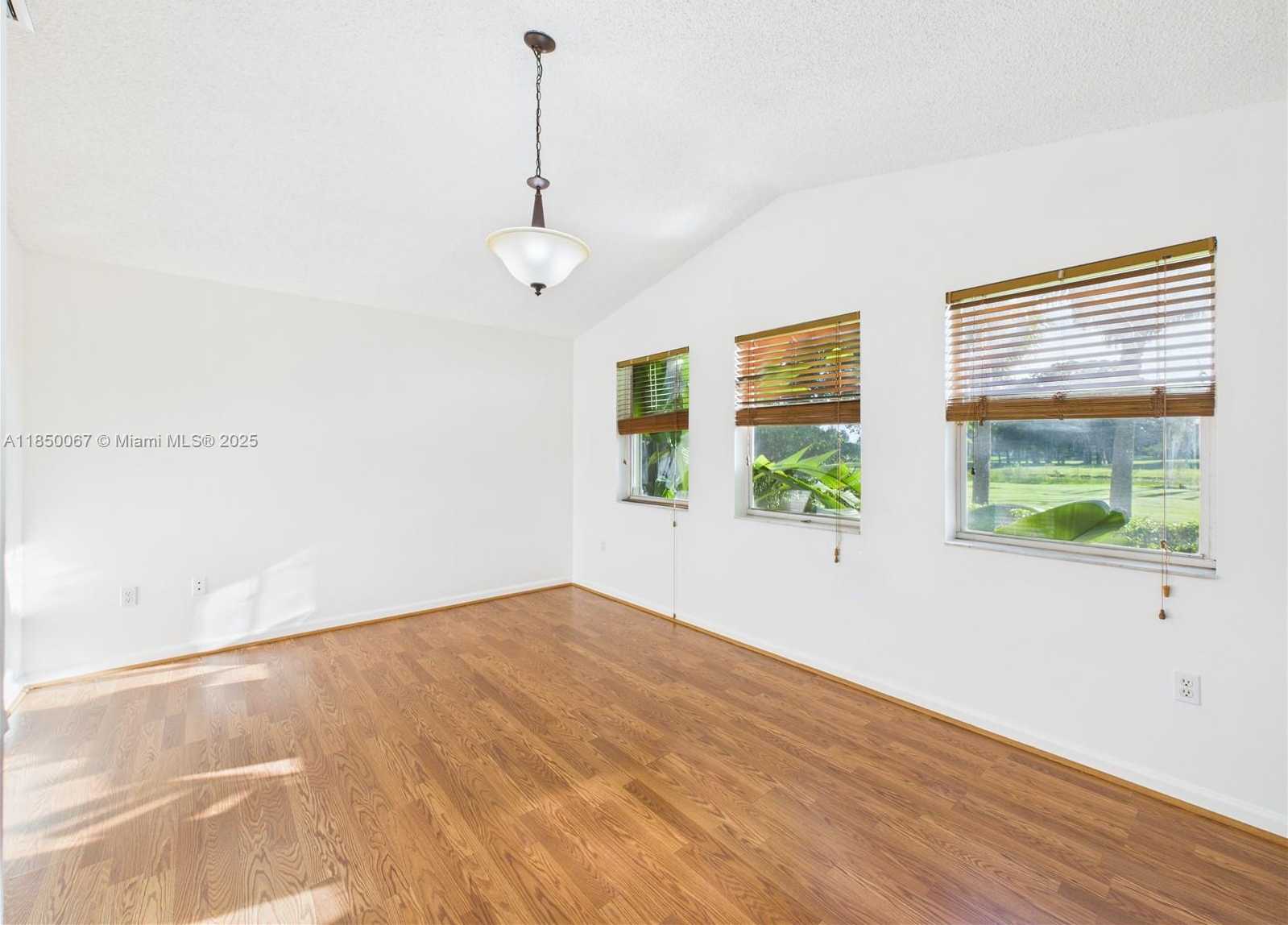 Small Image of 1251 EAST WILSHIRE CIR E, Pembroke Pines Number 13