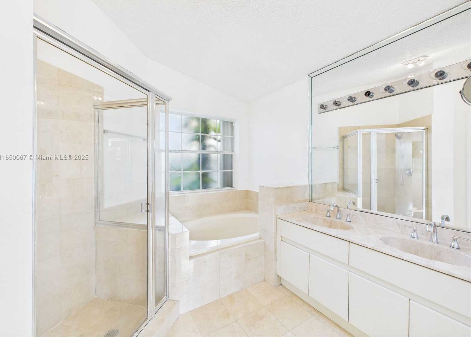 Small Image of 1251 EAST WILSHIRE CIR E, Pembroke Pines Number 18