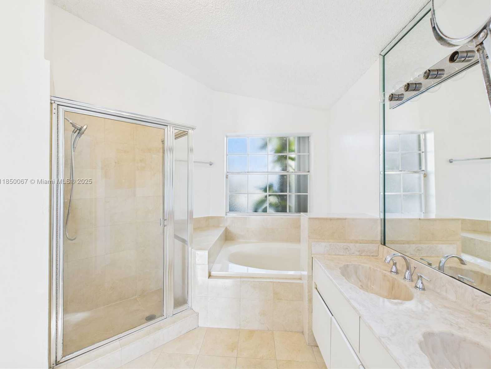Small Image of 1251 EAST WILSHIRE CIR E, Pembroke Pines Number 20