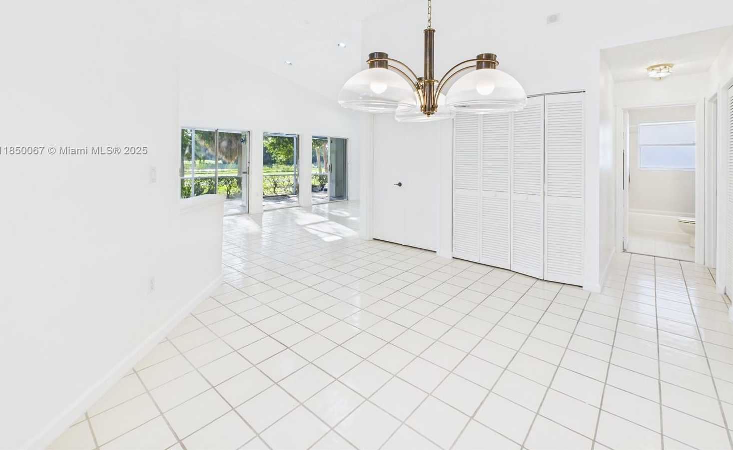 Small Image of 1251 EAST WILSHIRE CIR E, Pembroke Pines Number 22