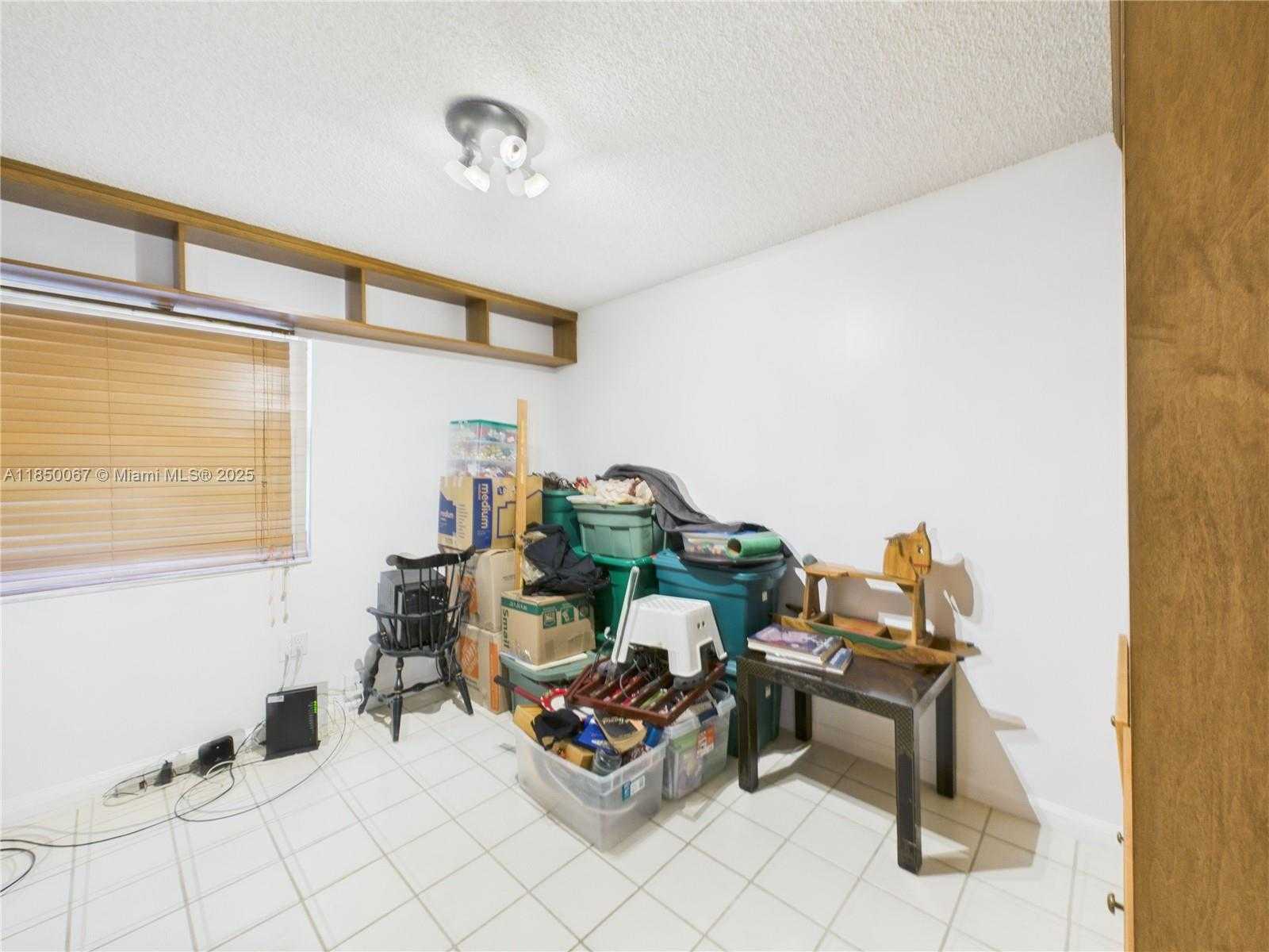 Small Image of 1251 EAST WILSHIRE CIR E, Pembroke Pines Number 24