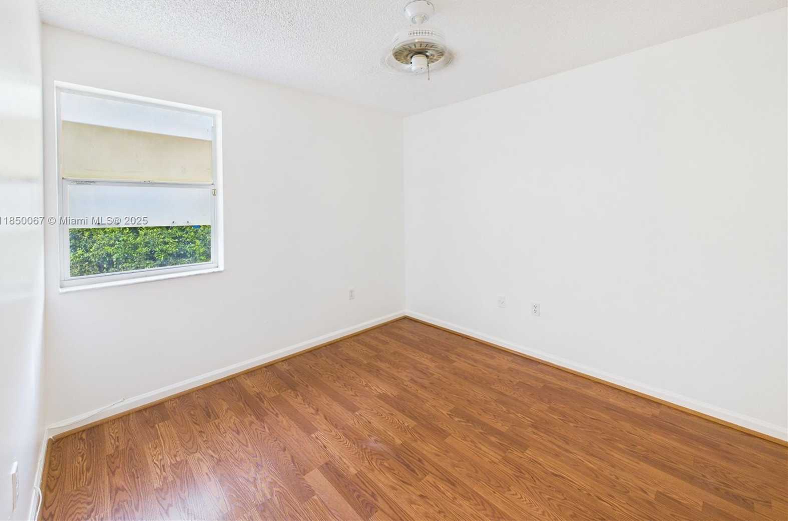 Small Image of 1251 EAST WILSHIRE CIR E, Pembroke Pines Number 27