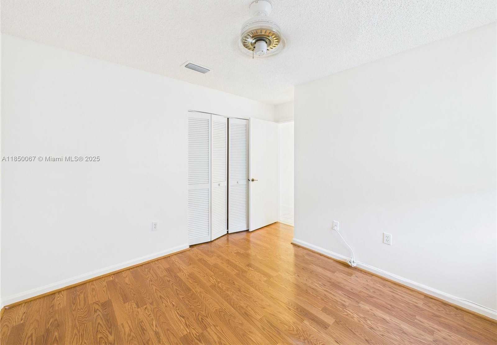 Small Image of 1251 EAST WILSHIRE CIR E, Pembroke Pines Number 28