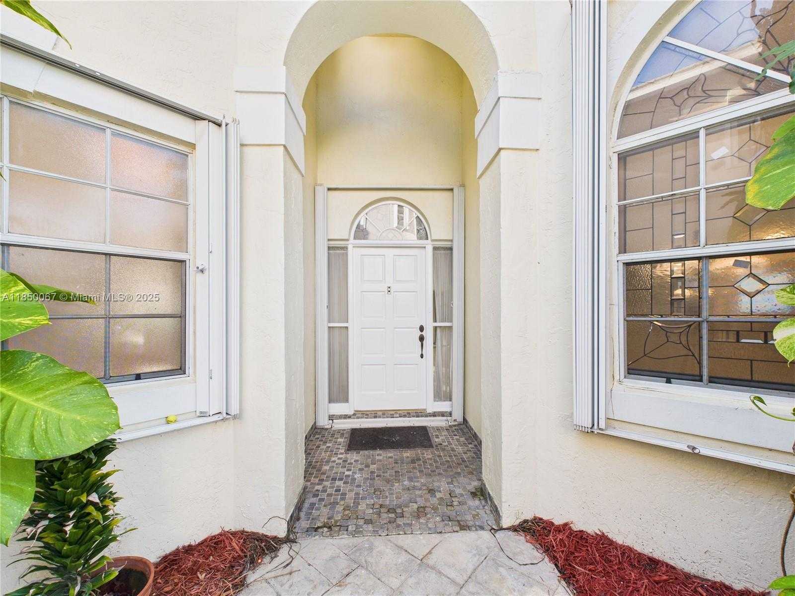 Small Image of 1251 EAST WILSHIRE CIR E, Pembroke Pines Number 6