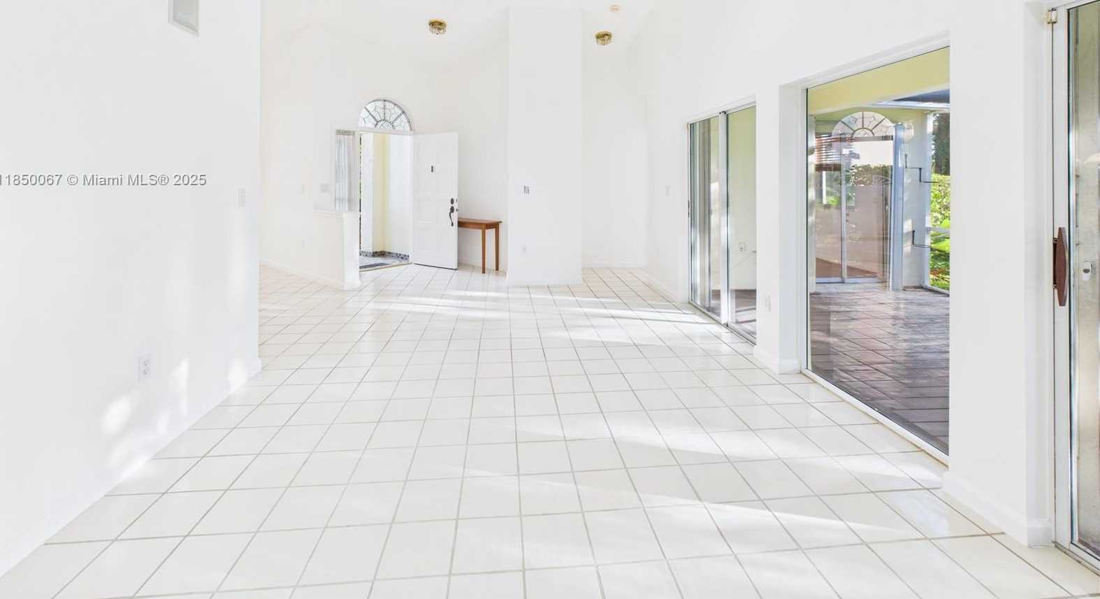 Small Image of 1251 EAST WILSHIRE CIR E, Pembroke Pines Number 9