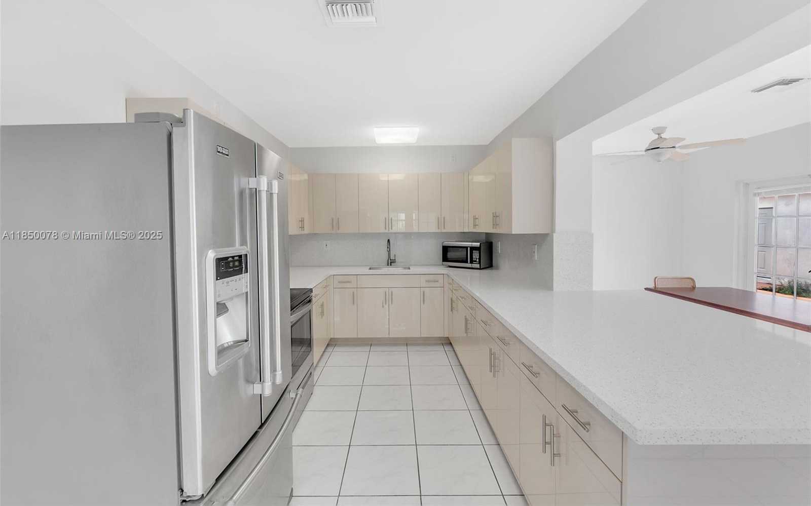 Small Image of 330 WEST 48TH ST, Hialeah Number 16