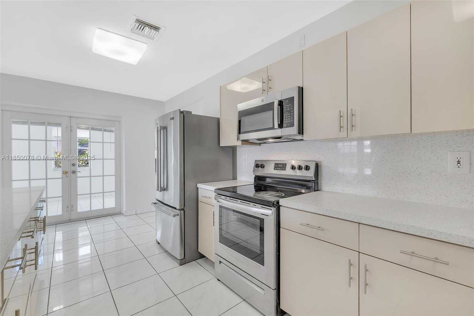 Small Image of 330 WEST 48TH ST, Hialeah Number 20
