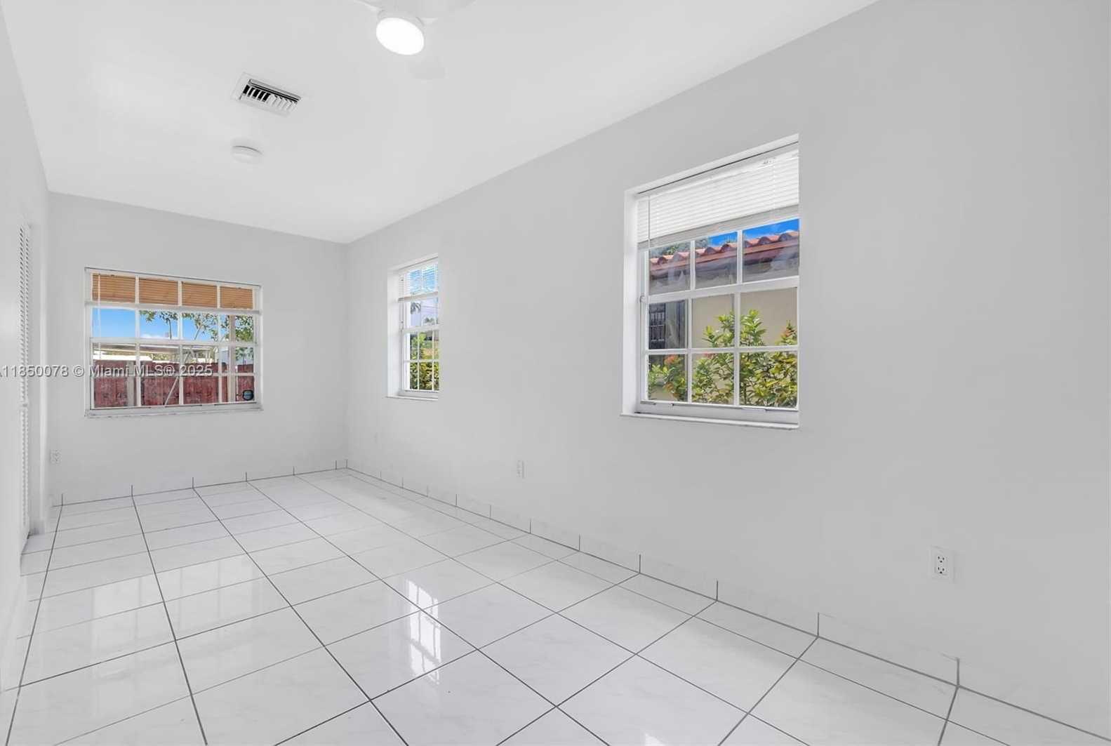 Small Image of 330 WEST 48TH ST, Hialeah Number 22
