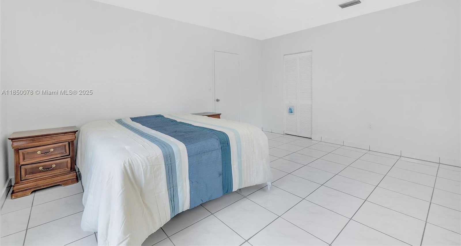 Small Image of 330 WEST 48TH ST, Hialeah Number 25