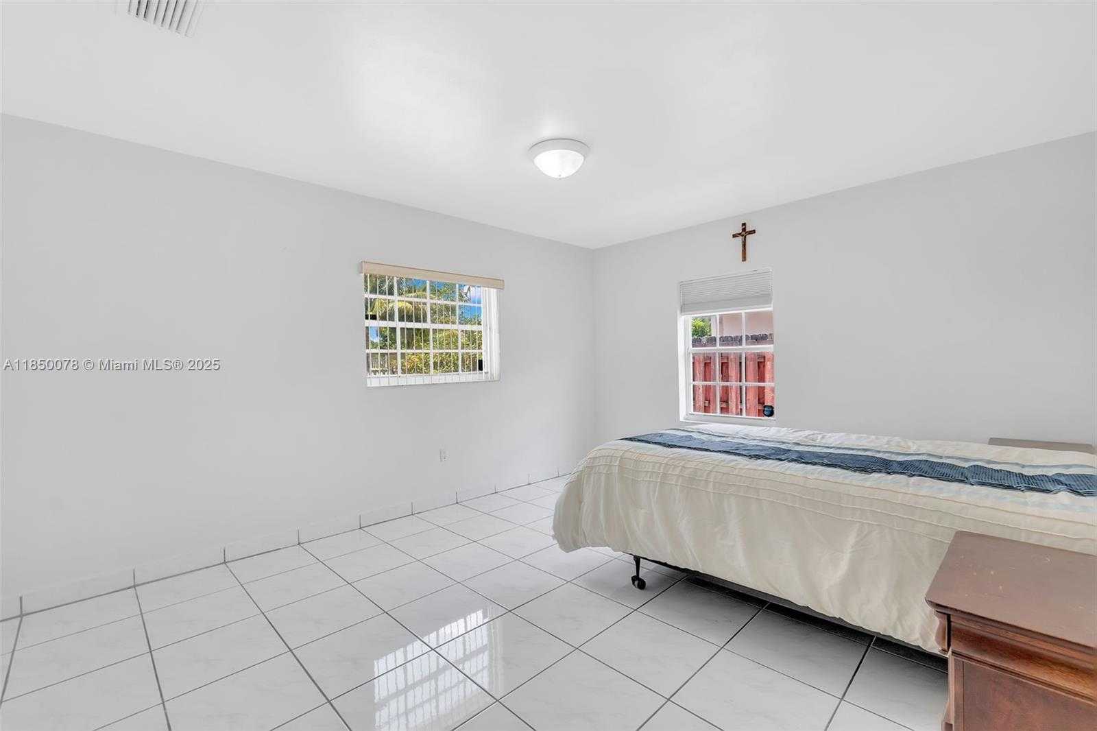 Small Image of 330 WEST 48TH ST, Hialeah Number 26