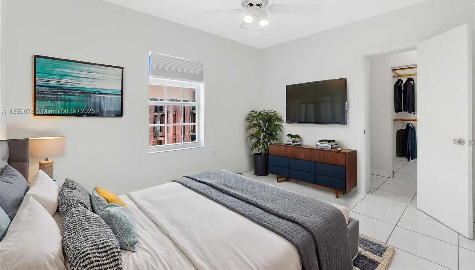 Small Image of 330 WEST 48TH ST, Hialeah Number 31