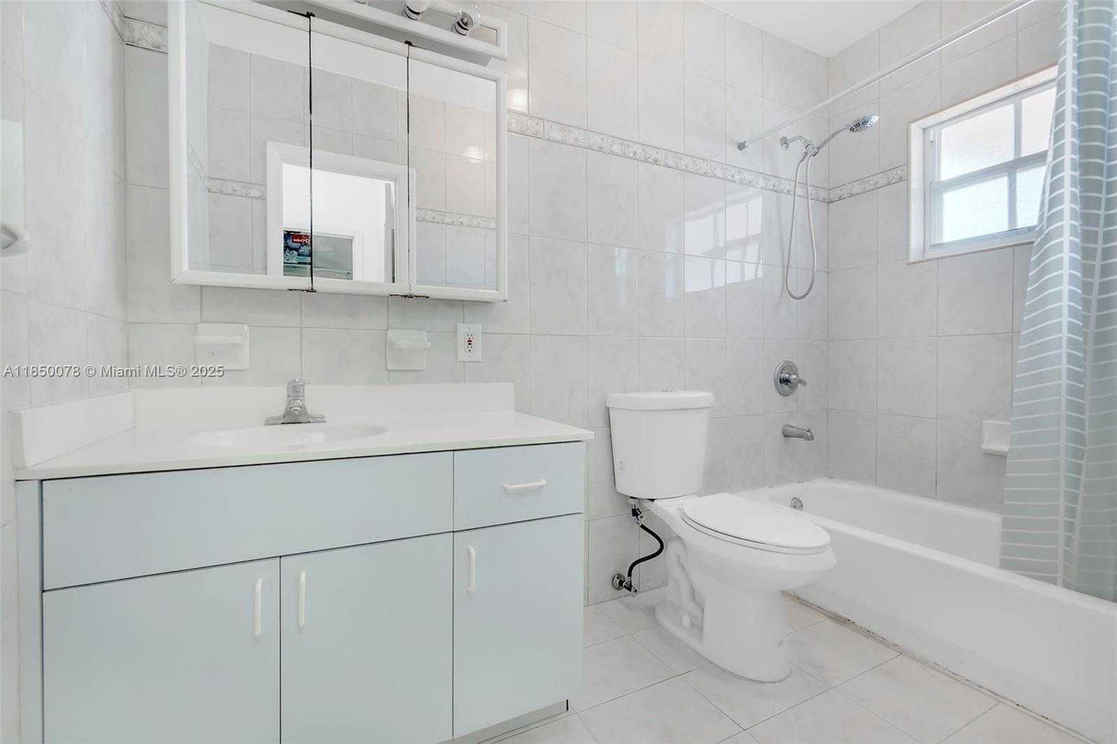 Small Image of 330 WEST 48TH ST, Hialeah Number 33