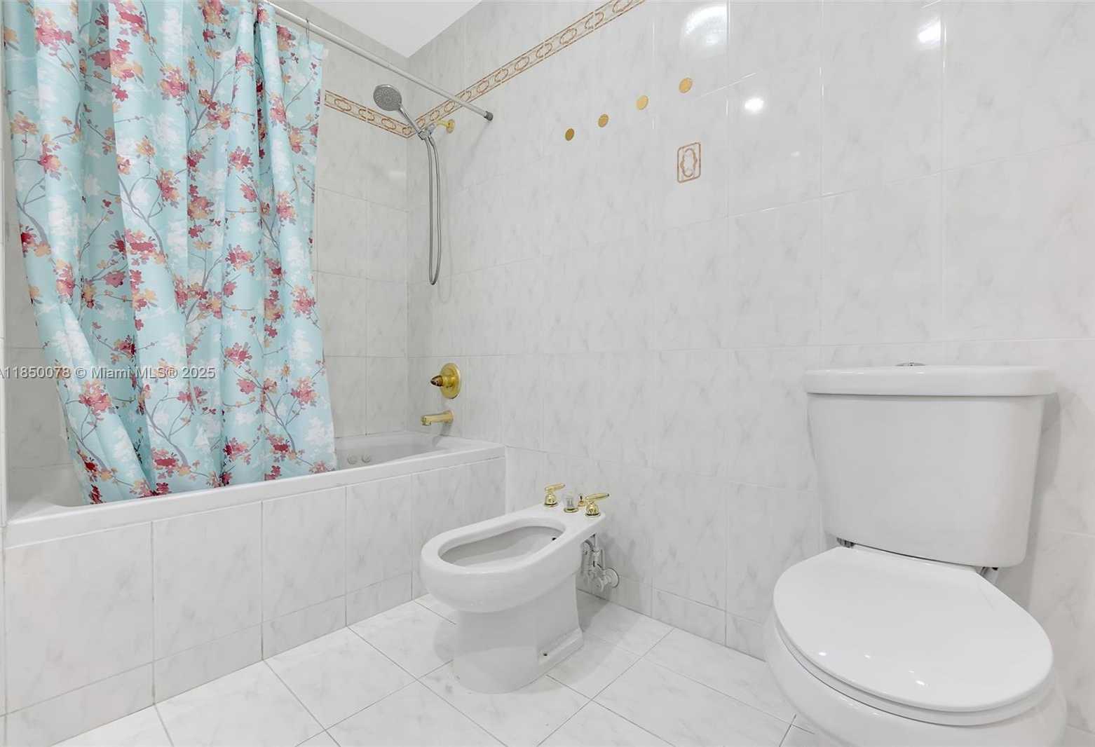 Small Image of 330 WEST 48TH ST, Hialeah Number 35