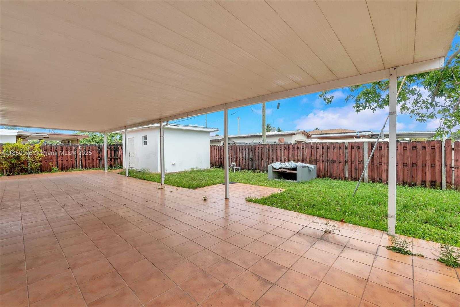 Small Image of 330 WEST 48TH ST, Hialeah Number 37