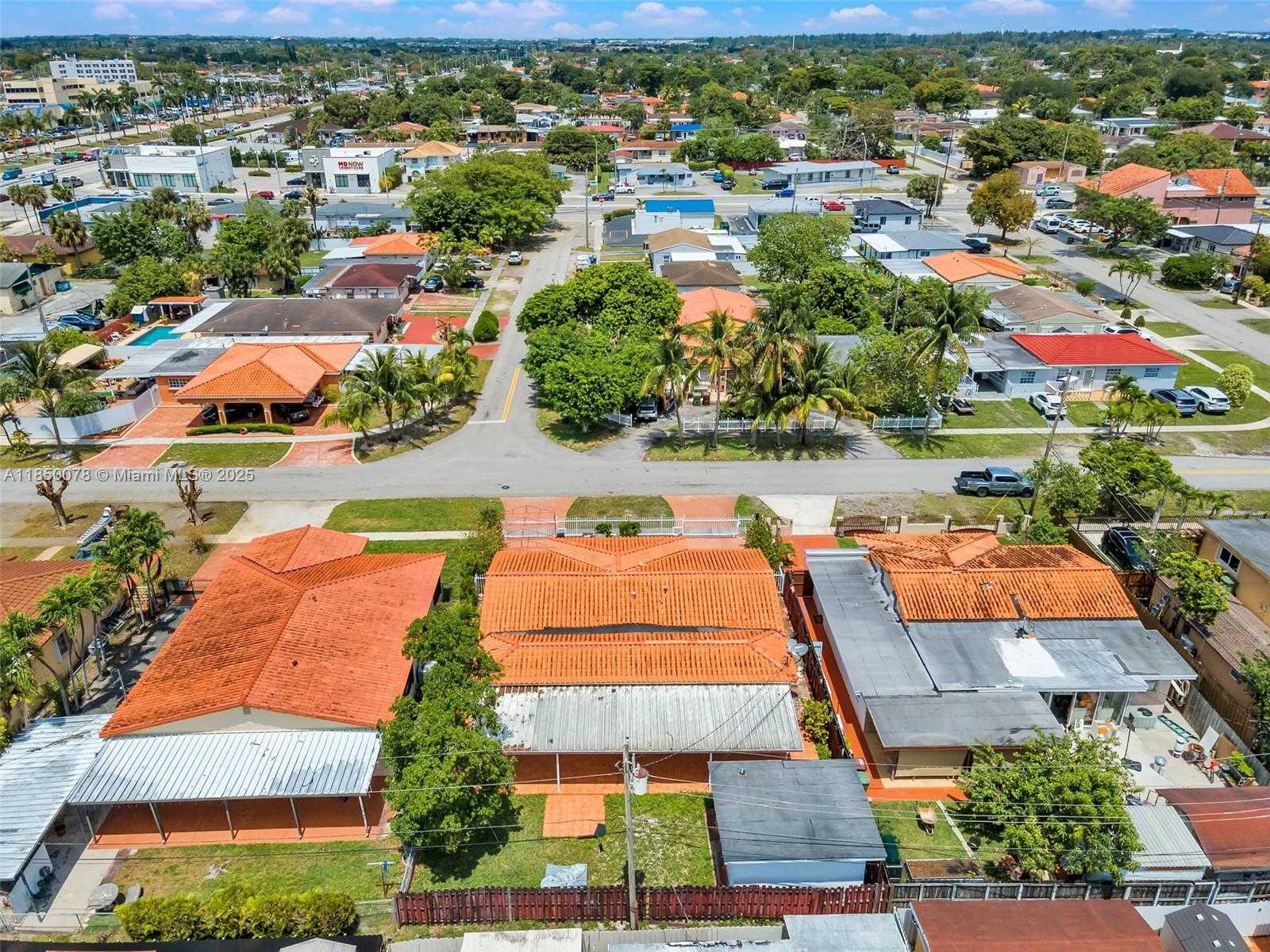 Small Image of 330 WEST 48TH ST, Hialeah Number 4