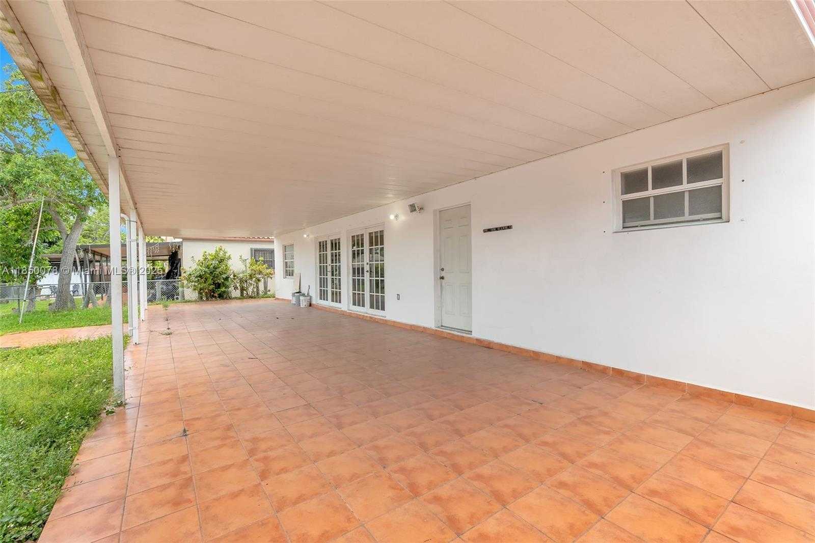 Small Image of 330 WEST 48TH ST, Hialeah Number 41