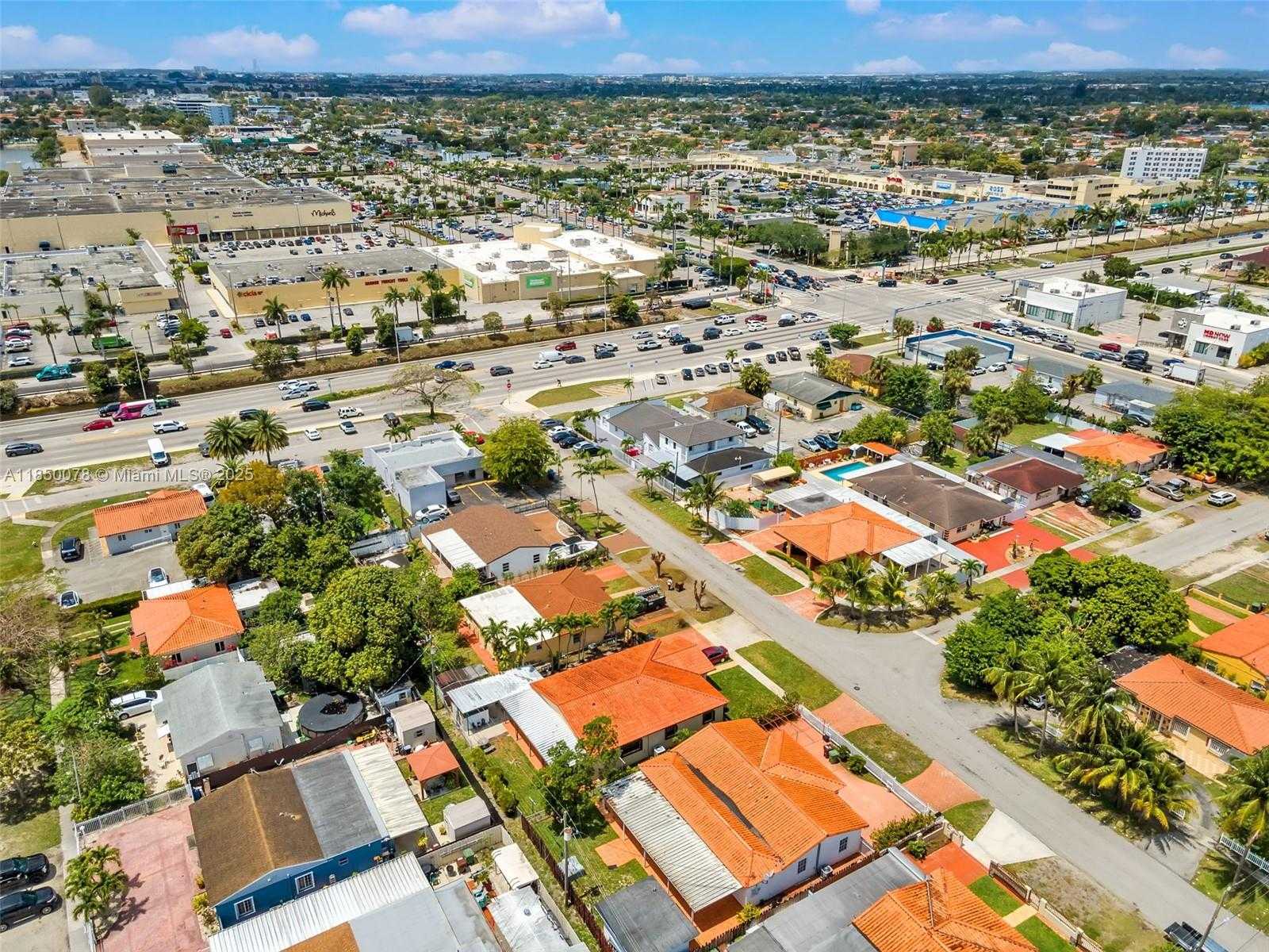 Small Image of 330 WEST 48TH ST, Hialeah Number 5