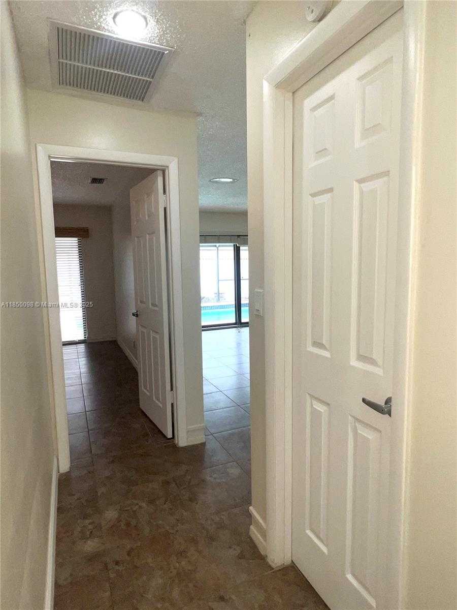 Small Image of 10410 SOUTH WEST 50TH PL, Cooper City Number 16