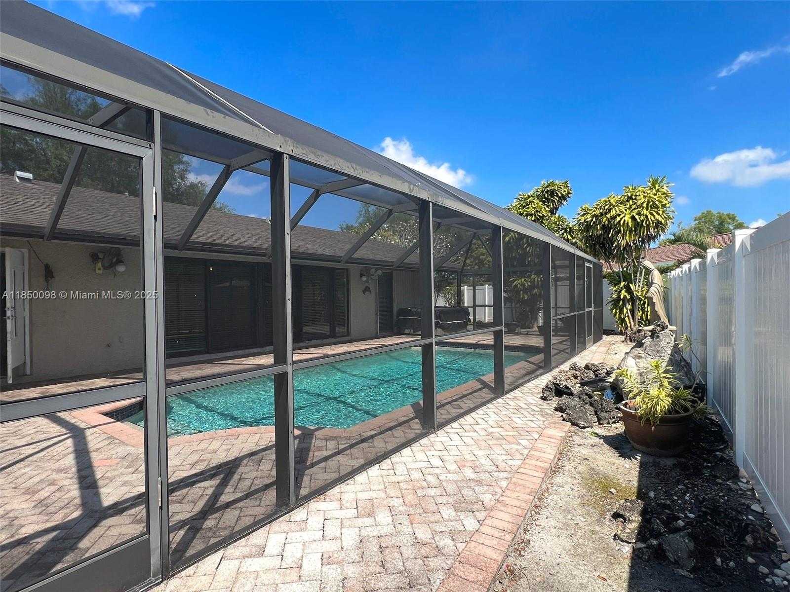 Small Image of 10410 SOUTH WEST 50TH PL, Cooper City Number 33