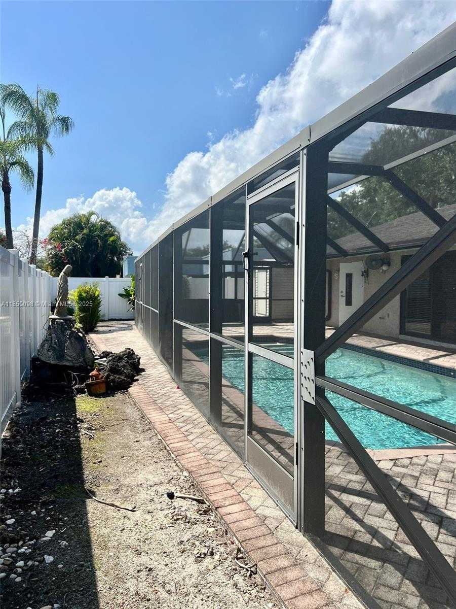 Small Image of 10410 SOUTH WEST 50TH PL, Cooper City Number 34