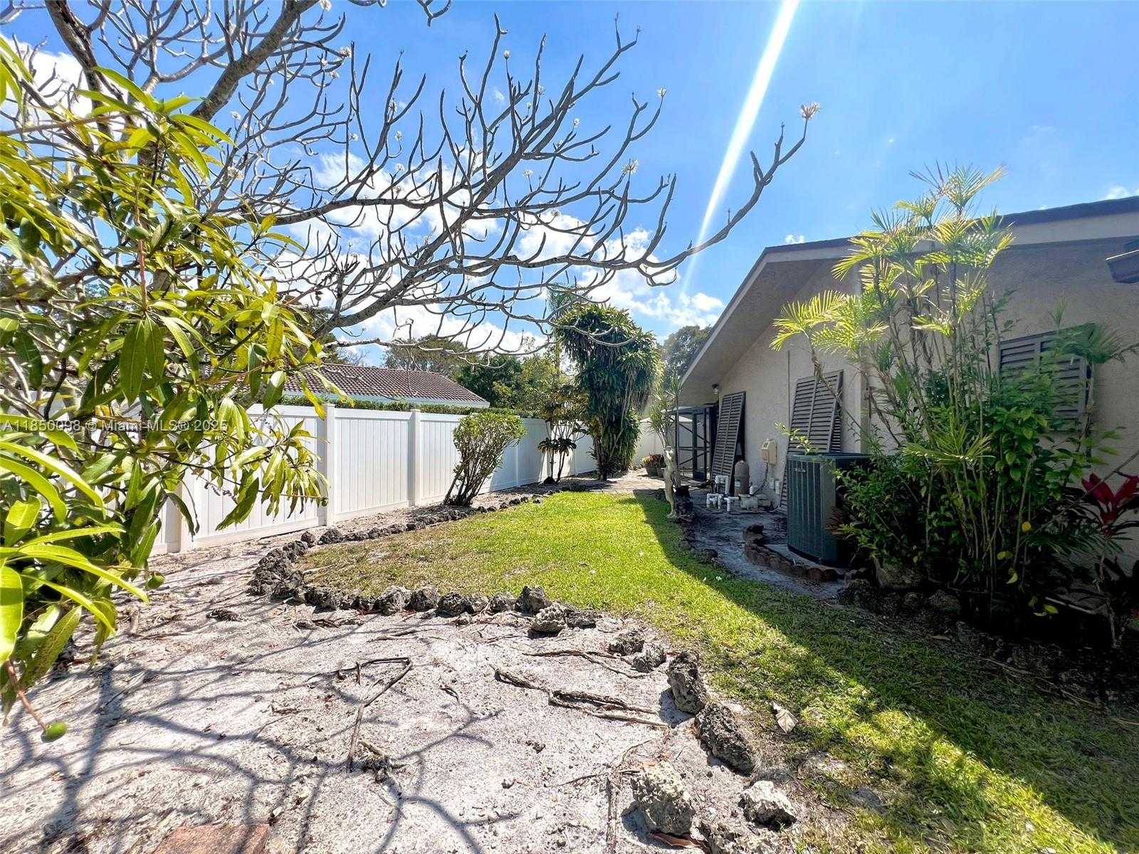 Small Image of 10410 SOUTH WEST 50TH PL, Cooper City Number 40