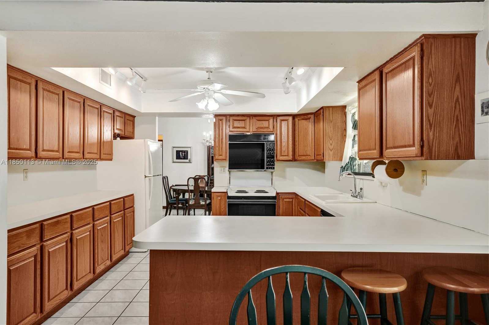 Small Image of 9461 SOUTH WEST 134TH ST, Miami Number 11