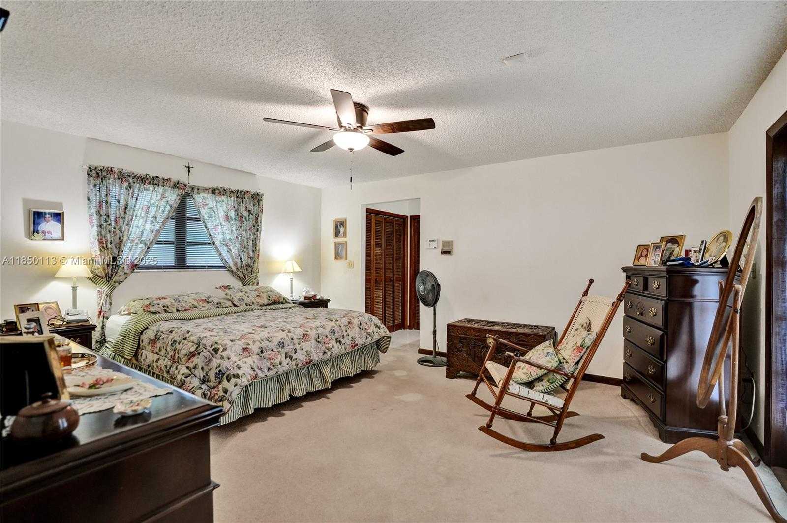 Small Image of 9461 SOUTH WEST 134TH ST, Miami Number 17