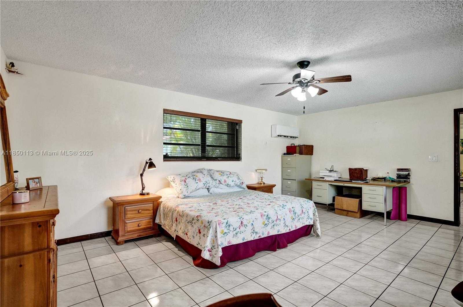 Small Image of 9461 SOUTH WEST 134TH ST, Miami Number 22