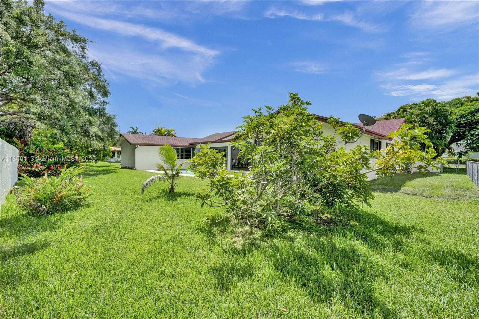 Small Image of 9461 SOUTH WEST 134TH ST, Miami Number 32