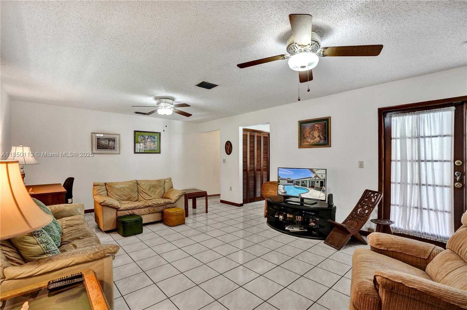 Small Image of 9461 SOUTH WEST 134TH ST, Miami Number 8