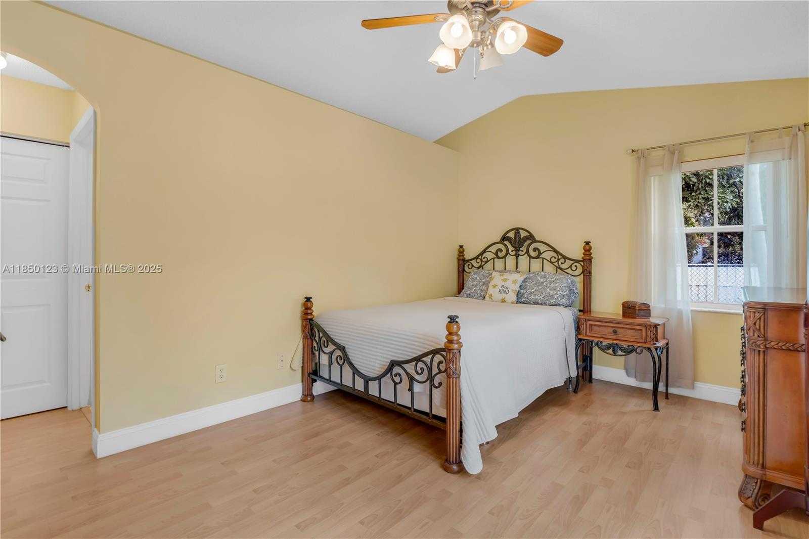 Small Image of 301 NORTH WEST 207TH AVE, Pembroke Pines Number 12