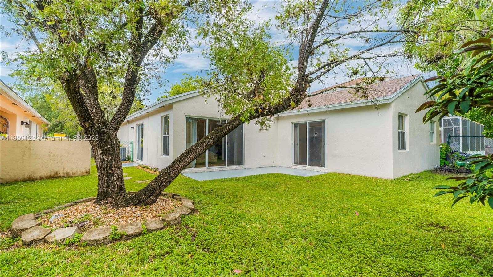 Small Image of 301 NORTH WEST 207TH AVE, Pembroke Pines Number 19