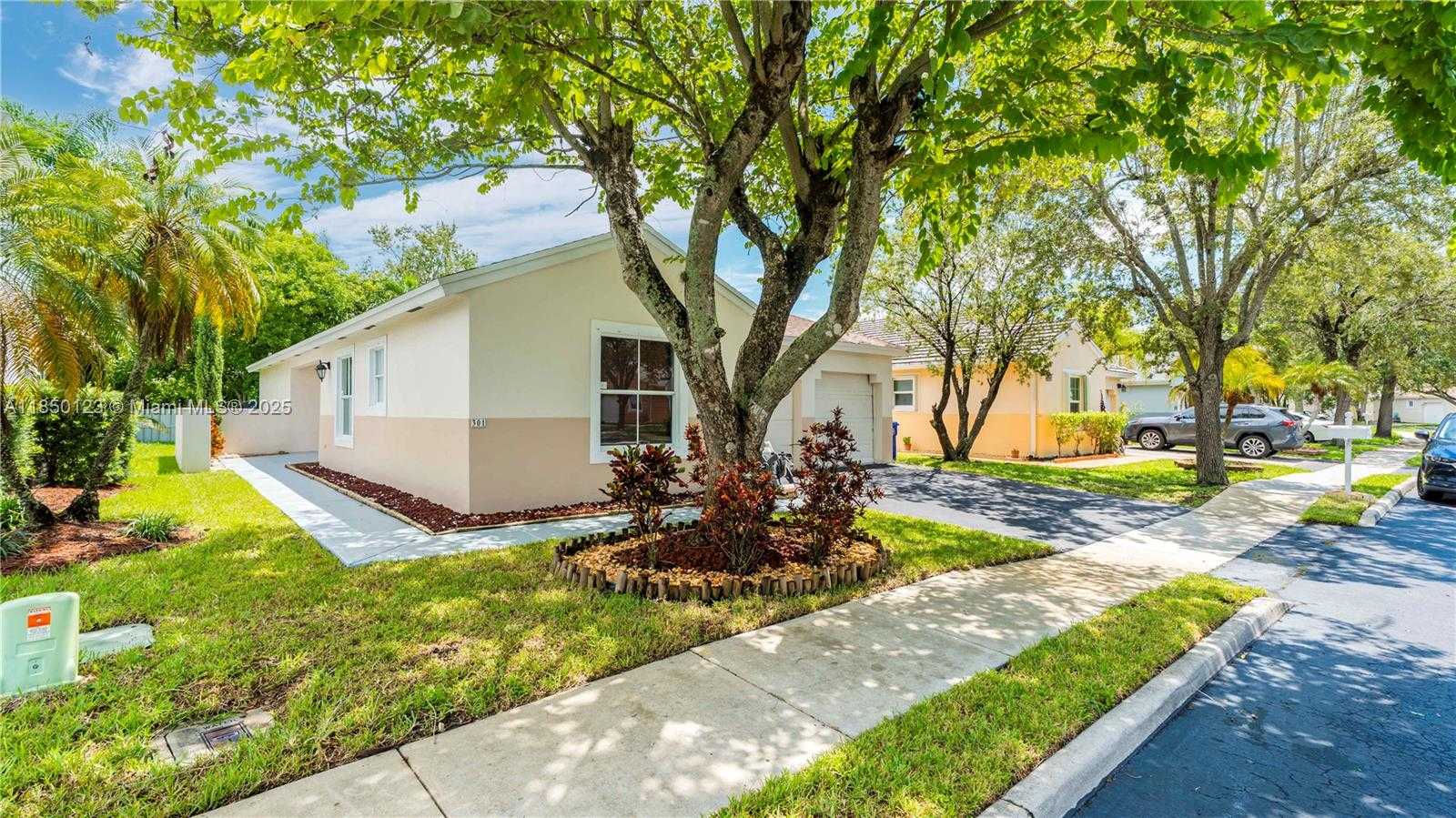 Small Image of 301 NORTH WEST 207TH AVE, Pembroke Pines Number 22