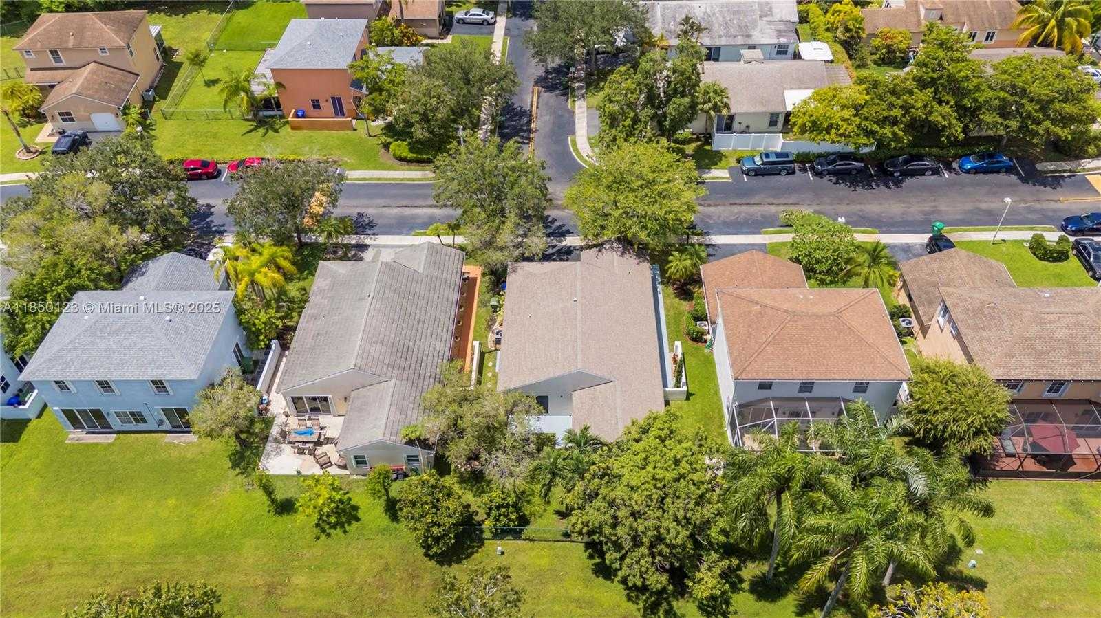 Small Image of 301 NORTH WEST 207TH AVE, Pembroke Pines Number 26