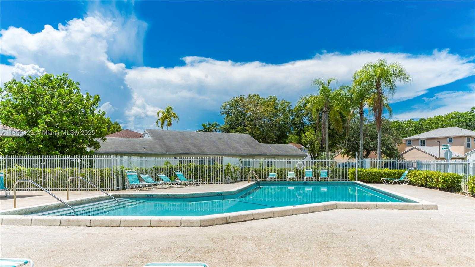 Small Image of 301 NORTH WEST 207TH AVE, Pembroke Pines Number 3