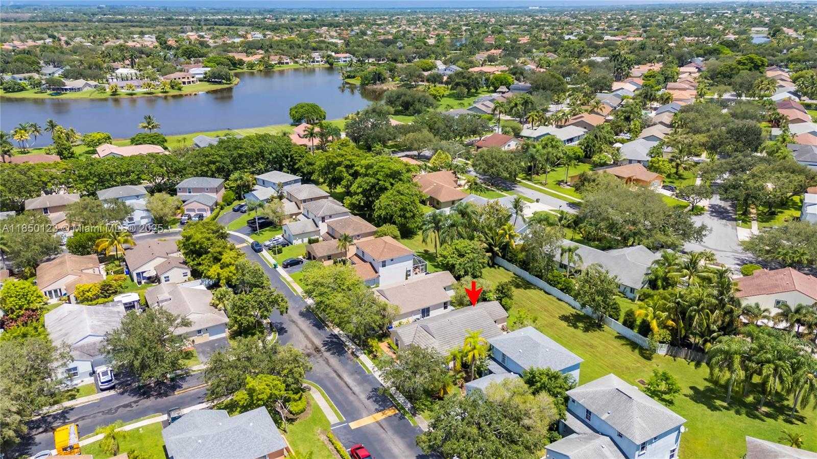 Small Image of 301 NORTH WEST 207TH AVE, Pembroke Pines Number 34