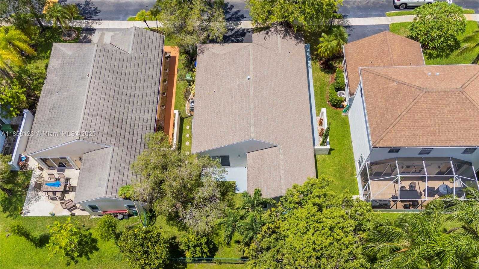Small Image of 301 NORTH WEST 207TH AVE, Pembroke Pines Number 38
