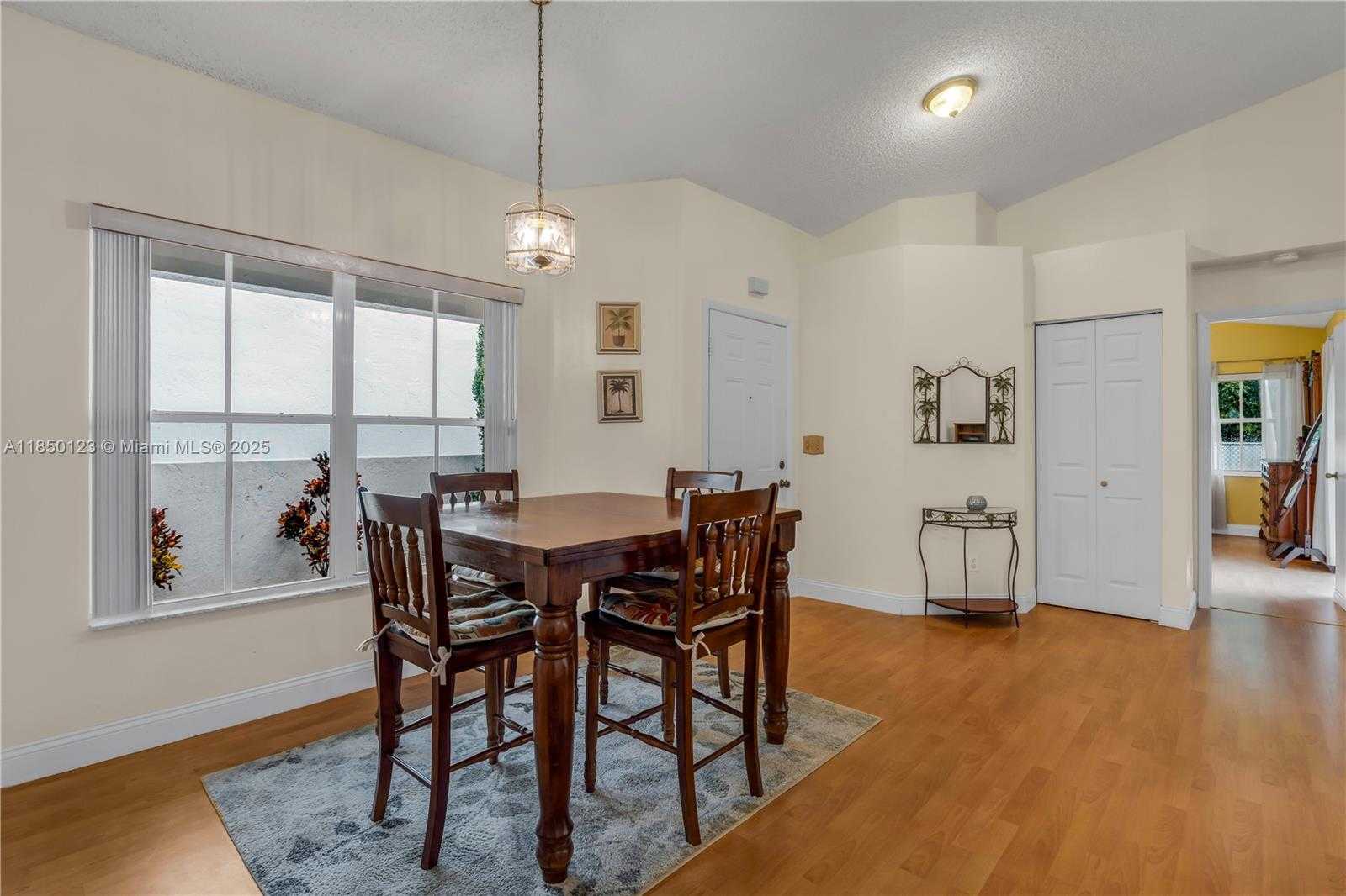 Small Image of 301 NORTH WEST 207TH AVE, Pembroke Pines Number 6